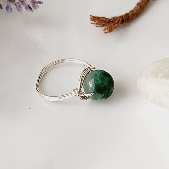 Green Natural Jade Stone Bead Ring / Silver-Plated Wire Wrapped Ring - Picture 7 of 13